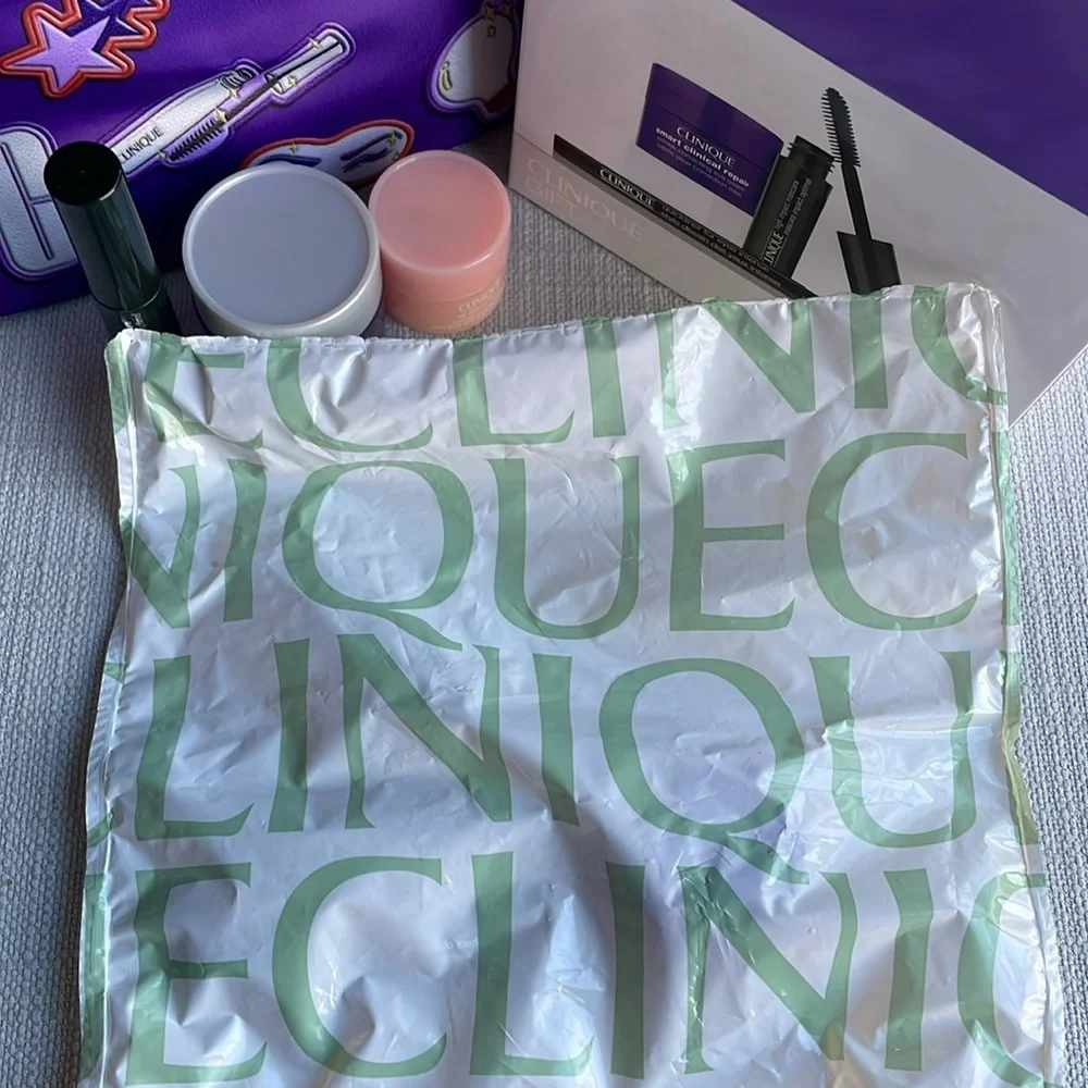 Clinique gift sets with pouch eyeliner eye cream mascara